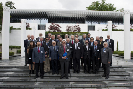 Membres de l'assemblée inaugurale de l'AICO sur les marches du Musée Olympique à Lausanne en Suisse, le 22 mai 2014. © IOC Arnaud Meylan.